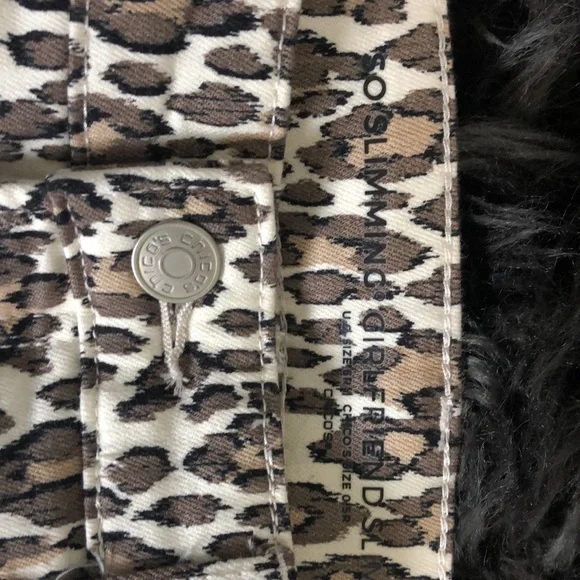 Chico’s Beige Leopard Jeans - Picture 5 of 7